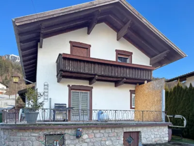 Gemütliches Einfamilienhaus mit großzügigem Garten und Garage, 6405 Pfaffenhofen, Haus