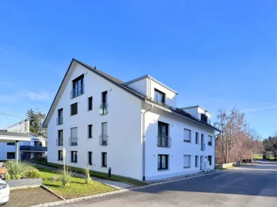 Lichtdurchflutete Dachgeschoss-Maisonette mit Traum-Blick auf den Weiher in Weißensberg!, 88138 Weißensberg (Deutschland), Dachgeschoß